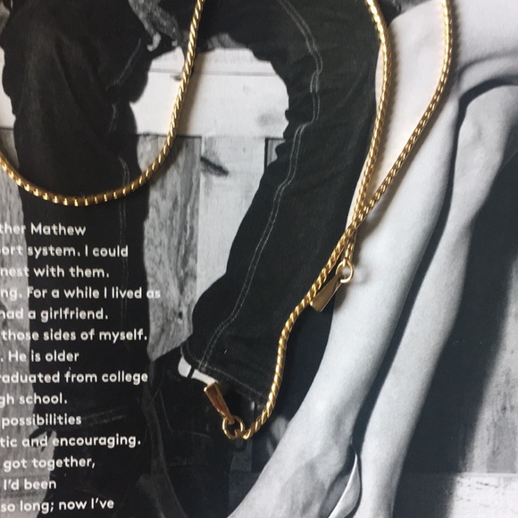 Vintage gold tone chocker/necklace - Picture 2 of 6